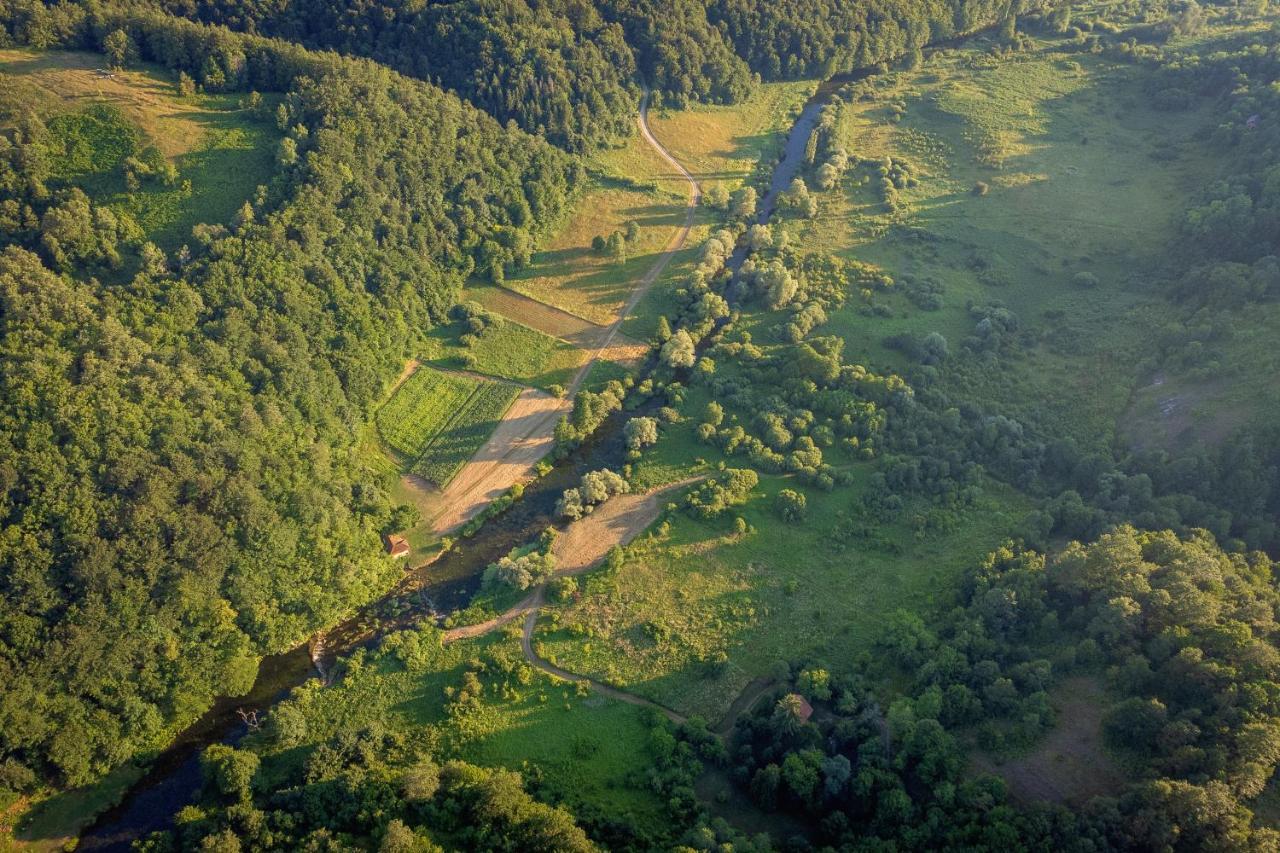 Farmstay Kotic 슬루니 외부 사진