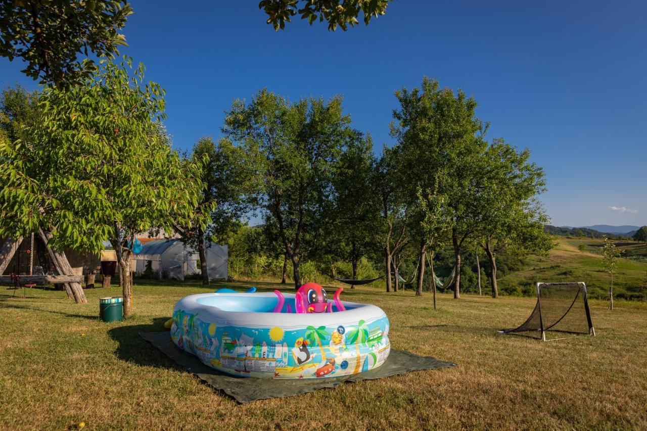 Farmstay Kotic 슬루니 외부 사진