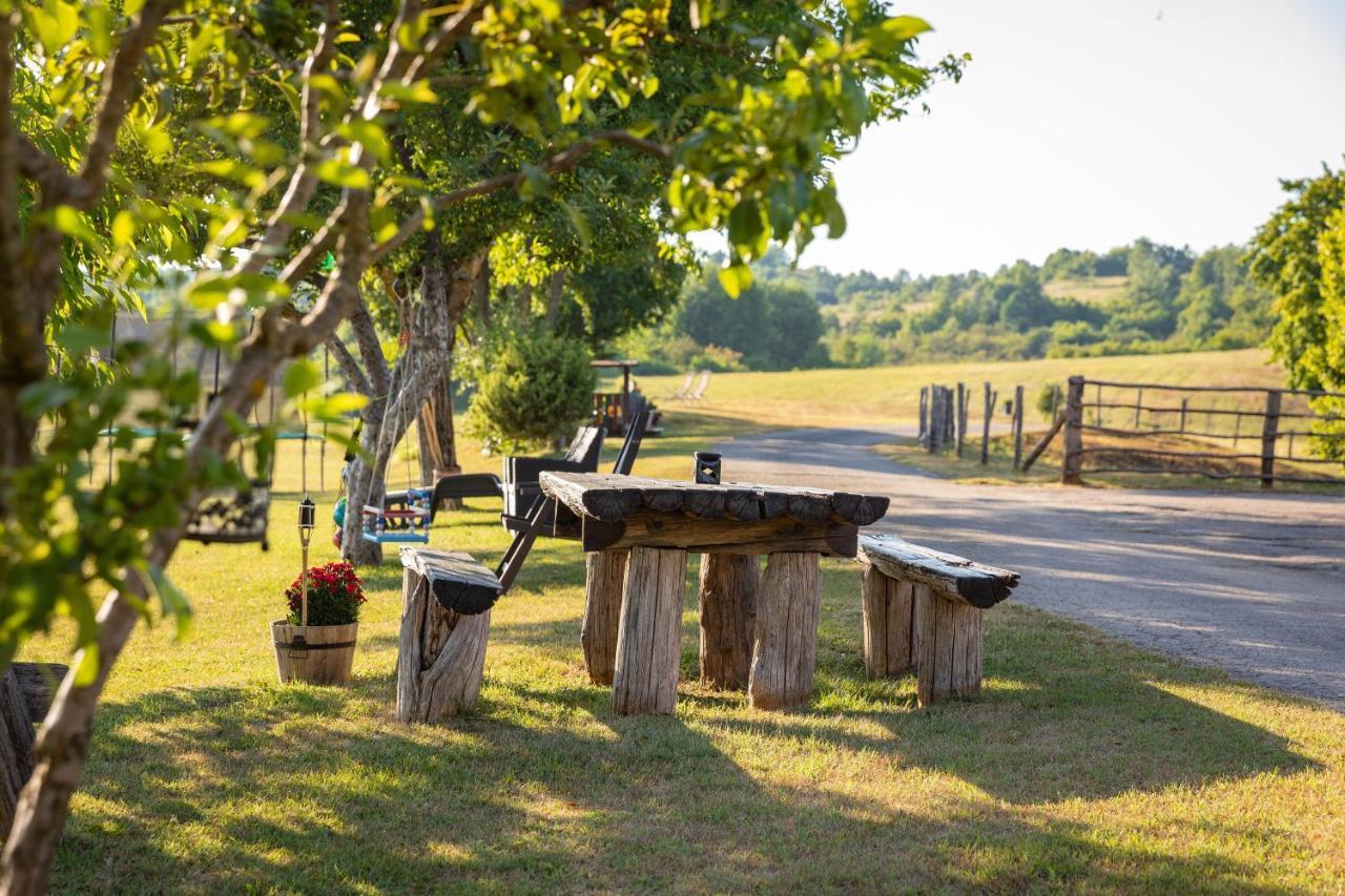 Farmstay Kotic 슬루니 외부 사진